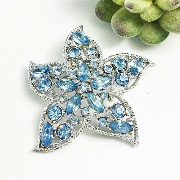 1967 Sarah Coventry STAR FIRE Blue Rhinestone Brooch - Picture 1 of 7